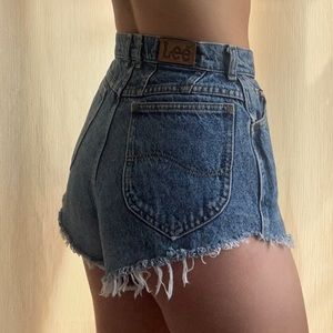 vintage y2k / 90s LEE blue jean shorts size 2